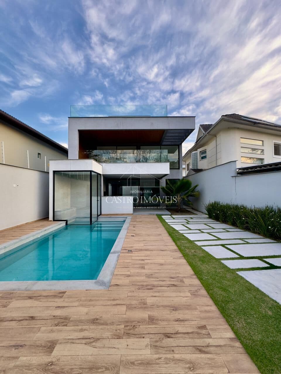 Casa de 4 quartos - 360m² - Primeira locação na Barra da Tijuca