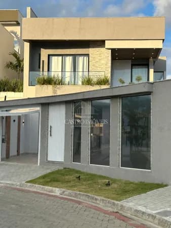 Casa Triplex de 4 Suítes - 219m² - Condomínio Bio Barra Residences