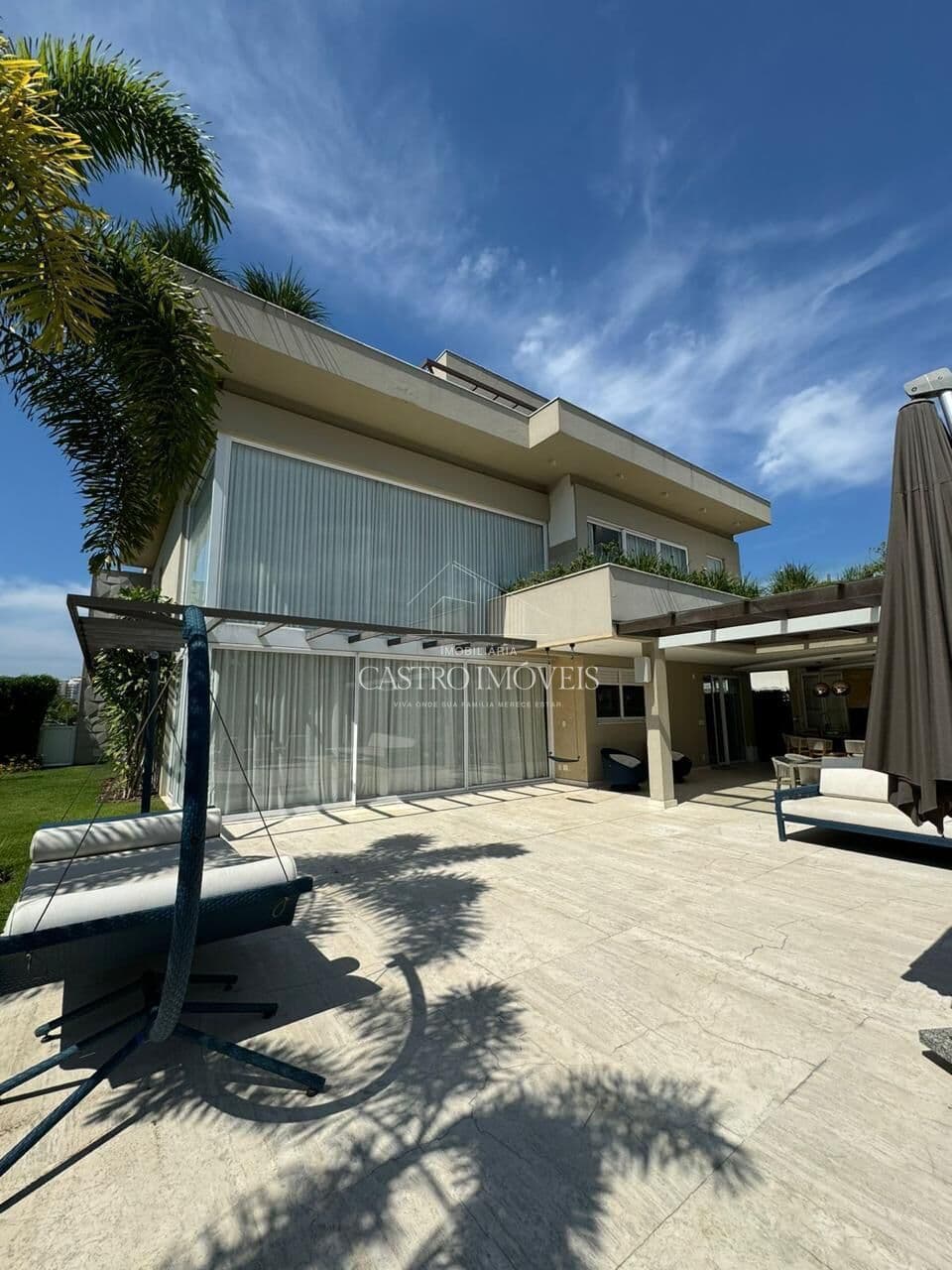 Casa de 5 suítes - 1700m² - Condomínio Alphaville - Barra da Tijuca