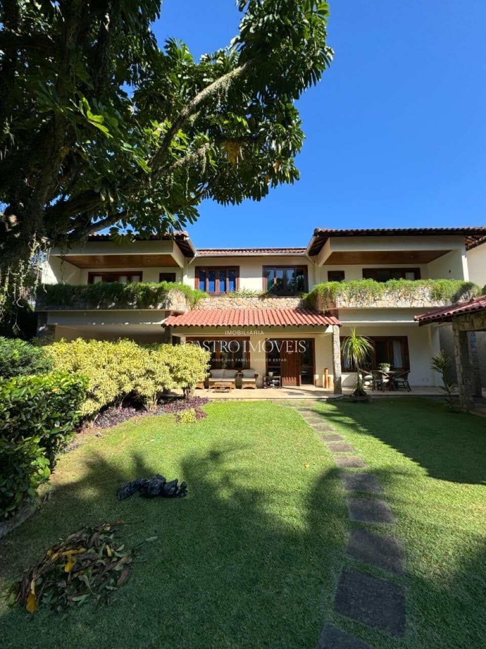 Casa de 4 Suítes - 650m² - Condomínio Alameda dos Eucaliptos Barra da Tijuca