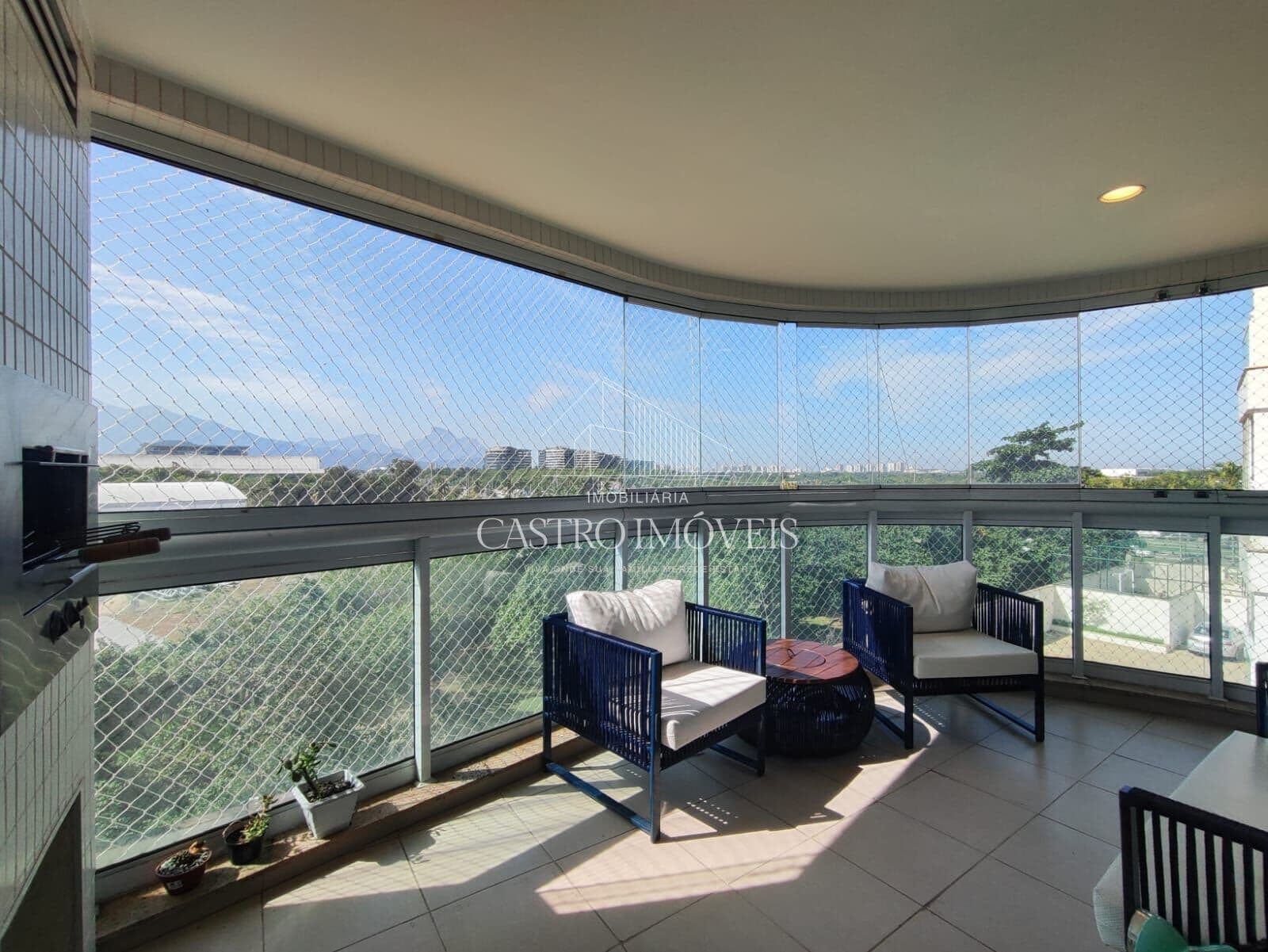 Apartamento de 2 quartos - 83m² - Condomínio Front Lake