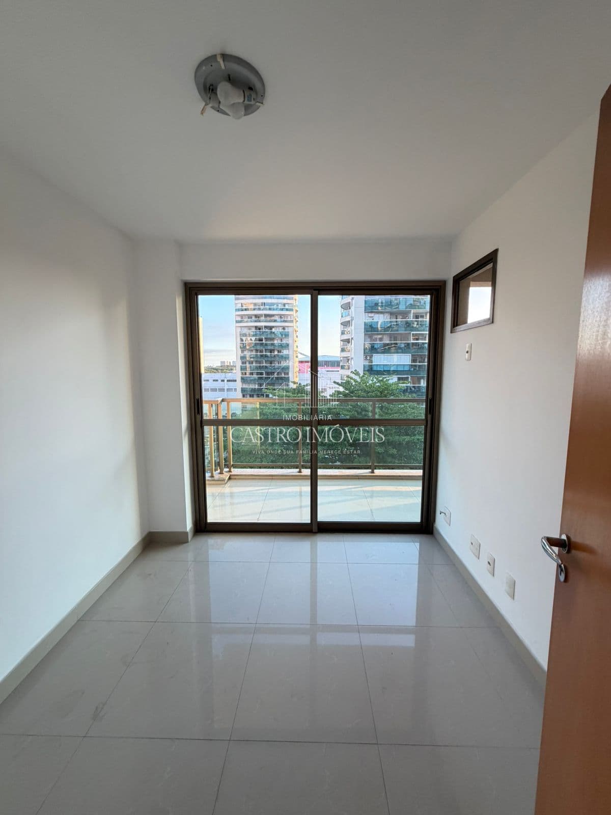 Apartamento de 3 quartos - 78m² - Condomínio Villas da Barra - Rua Aroazes - Barra Olímpica