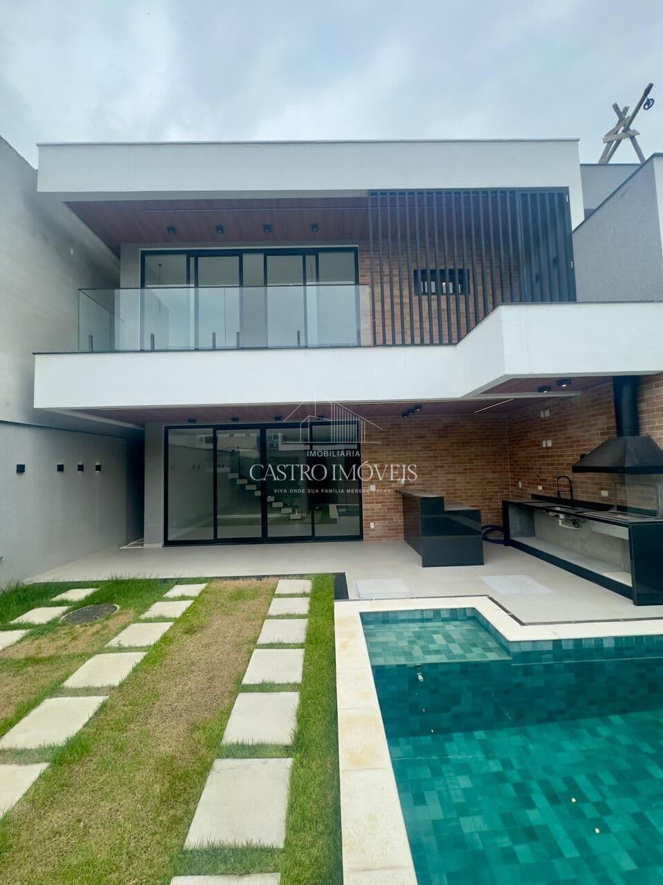 Casa de 4 suítes - 202m² - Condomínio Tangarás - Recreio dos Bandeirantes