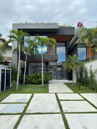 Casa Triplex de 4 suítes - 360m² - Condomínio Interlagos de Itaúna