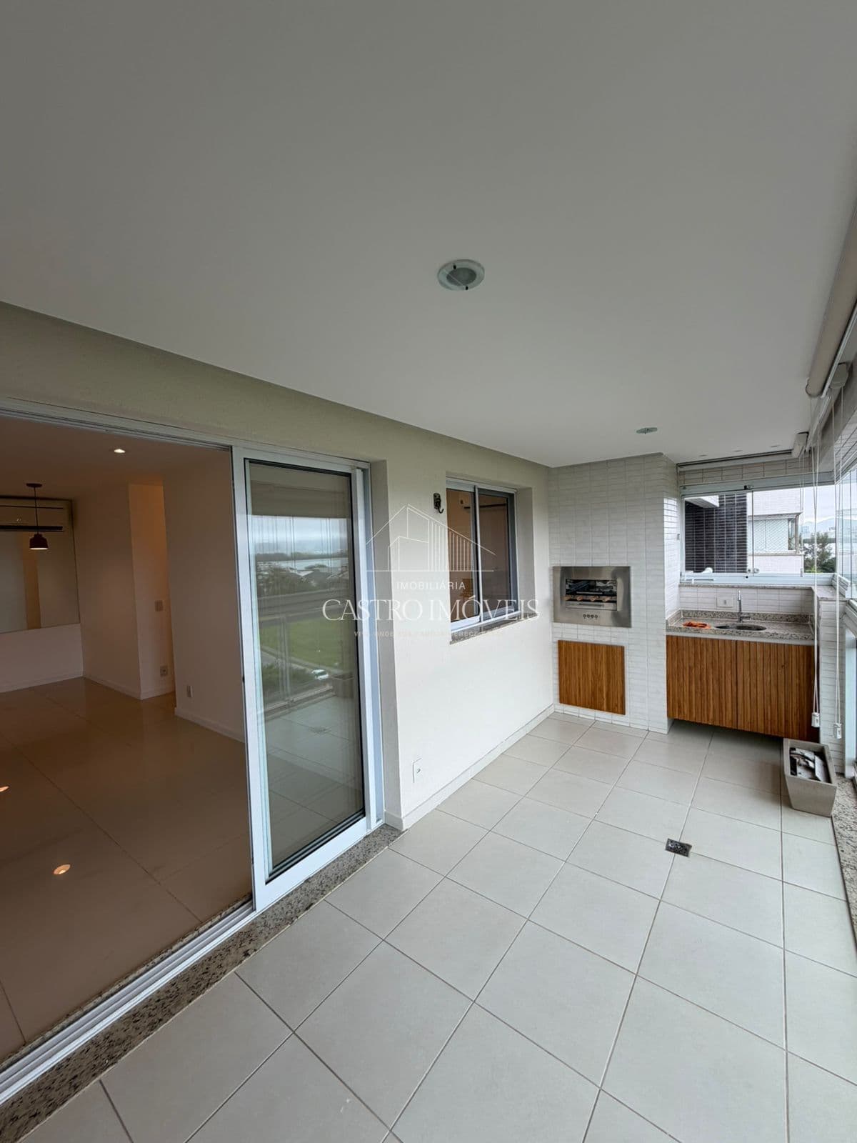 Apartamento de 2 quartos - 81m² - Condomínio AlphaGreen - Barra da Tijuca
