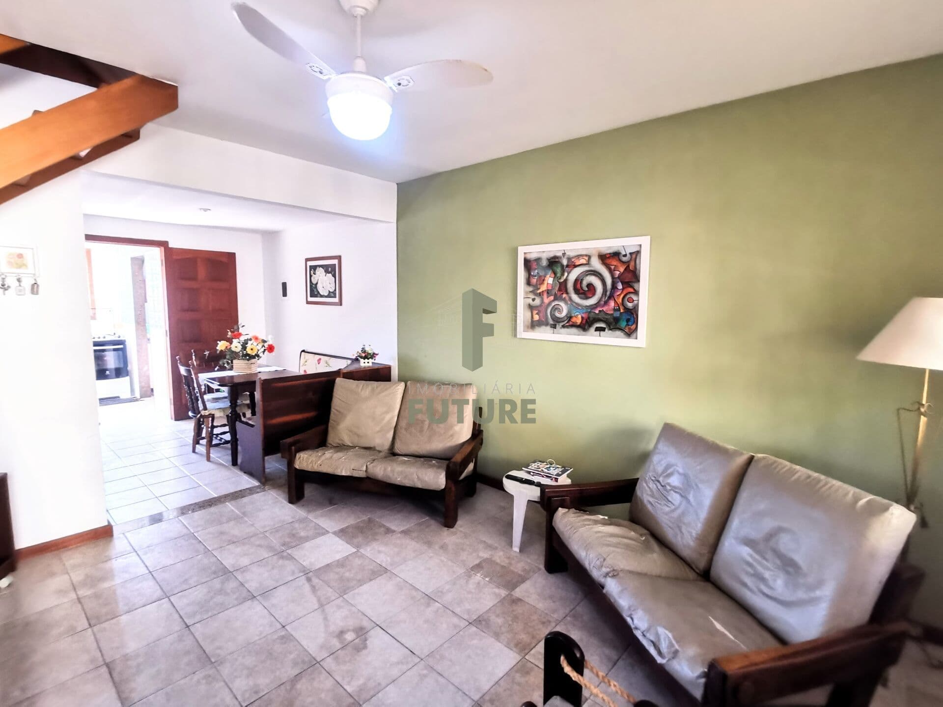 Casa a venda com três quartos no bairro da Cascata Guarani, Teresópolis/RJ.