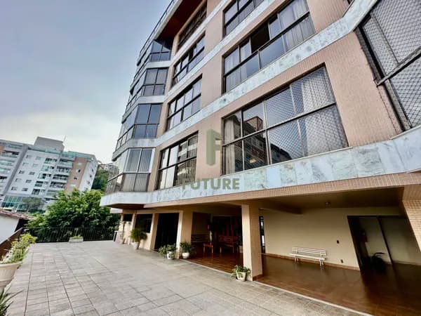Apartamento com quatro dormitórios a vende em Agriões, Teresópolis-RJ.