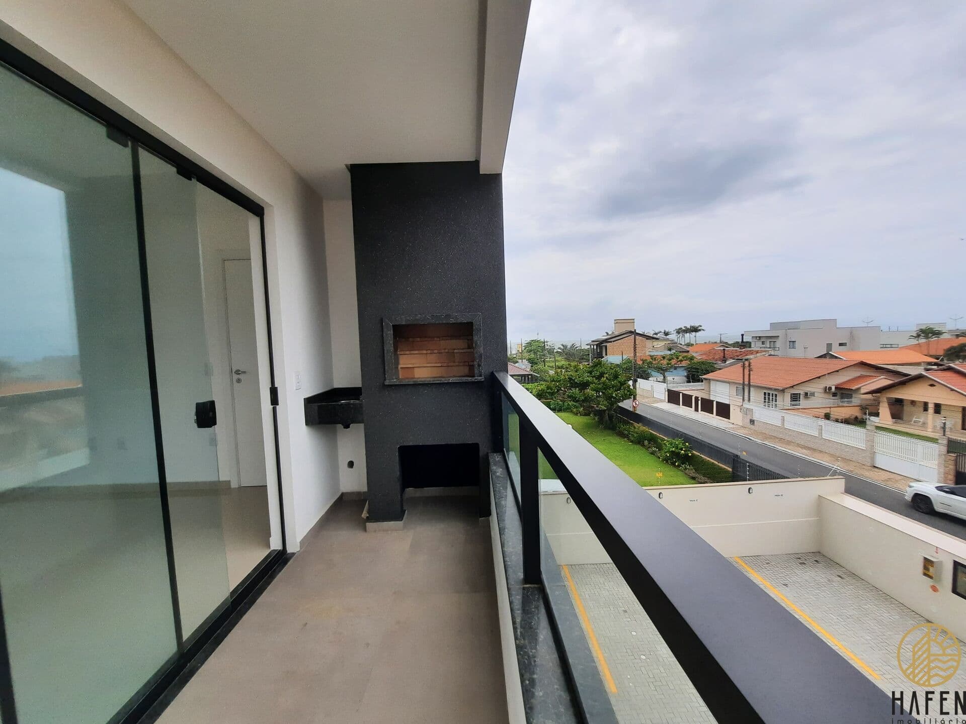 Apartamento 2 dormitórios com vista mar no Centro
