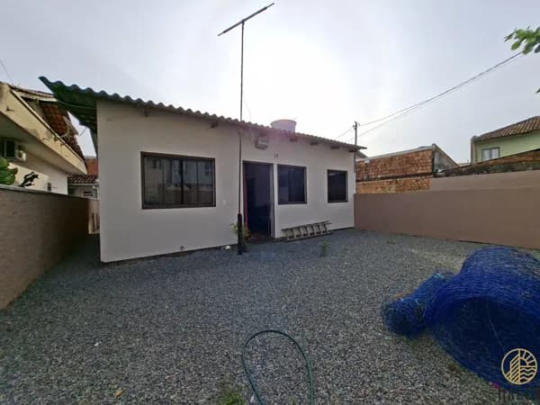 Casa com 3 dormitórios no Centro de Navegantes/SC.