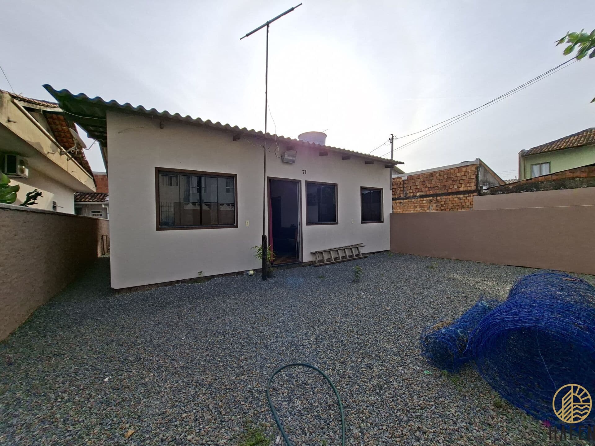 Casa com 3 dormitórios no Centro de Navegantes/SC.
