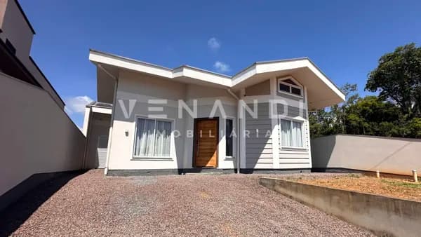 SEMIMOBILIADA | Casa estilo americano com terreno amplo