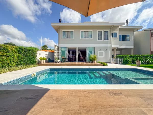 CASA DE ALTO PADRÃO | Com 280m² de área construída