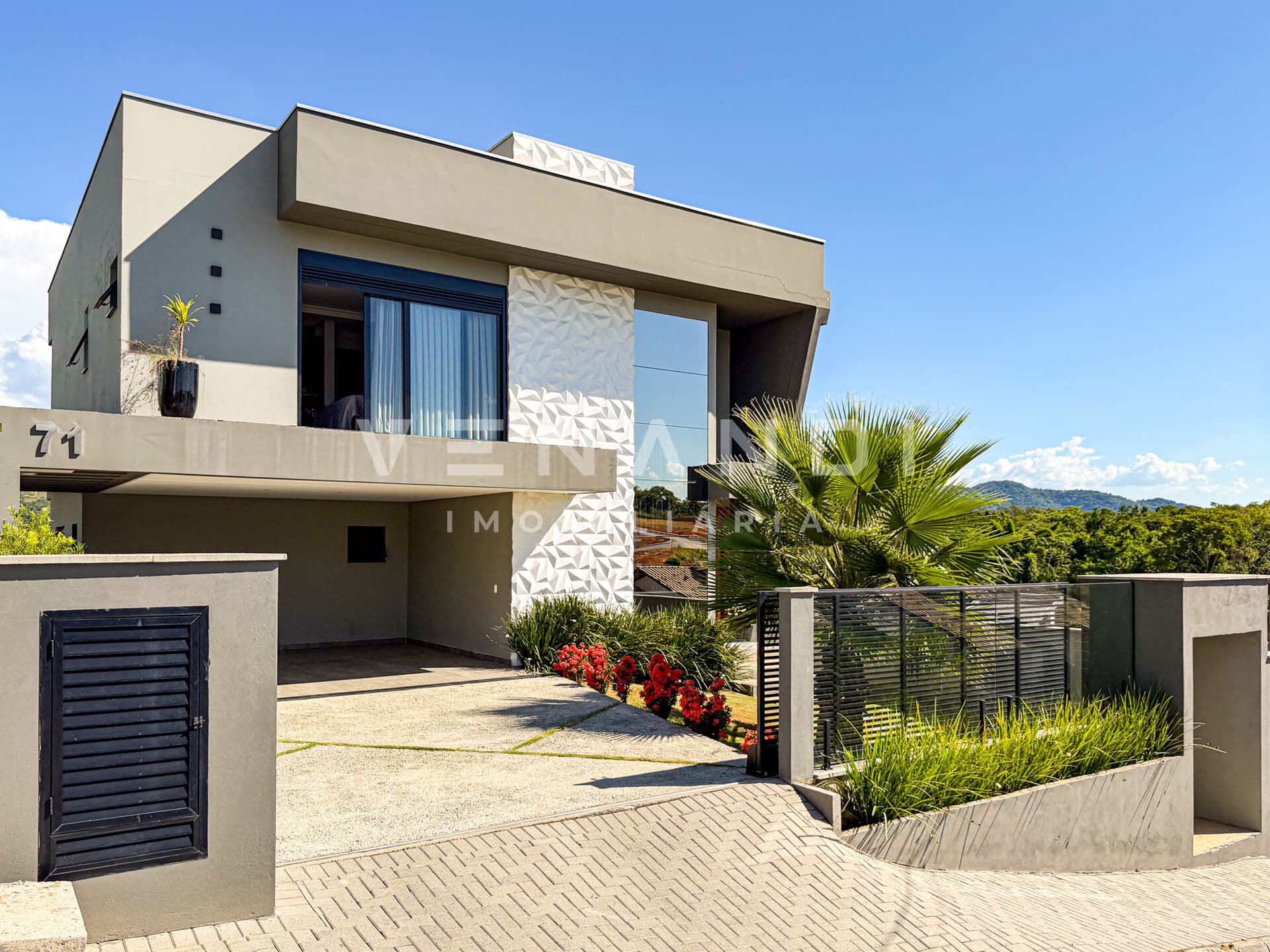CASA DE ALTO PADRÃO | 3 suítes