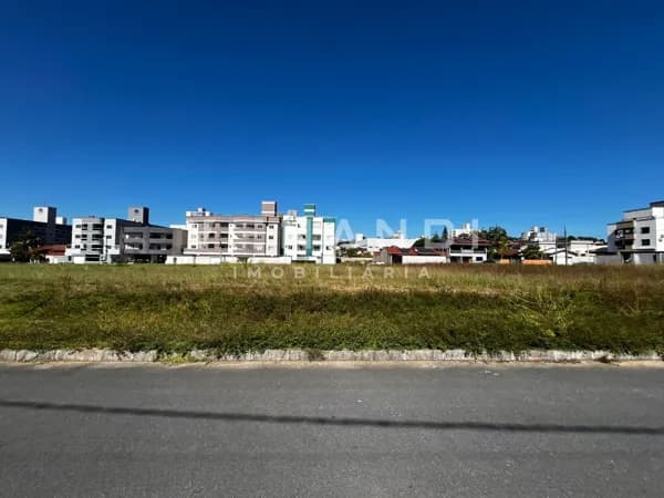Terreno Comercial/Residencial no Bairro das Nações