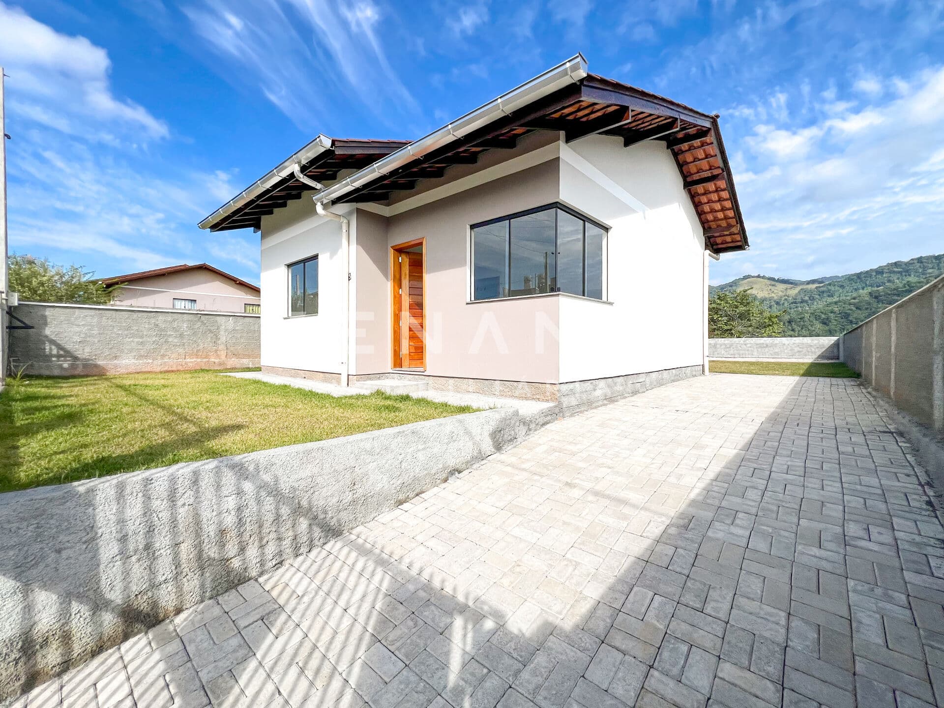 Casa de 02 quartos | Terreno de 360m²