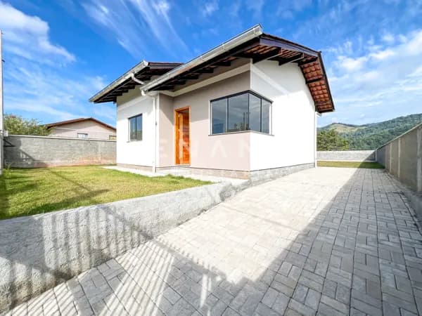 Casa de 02 quartos | Terreno de 360m²