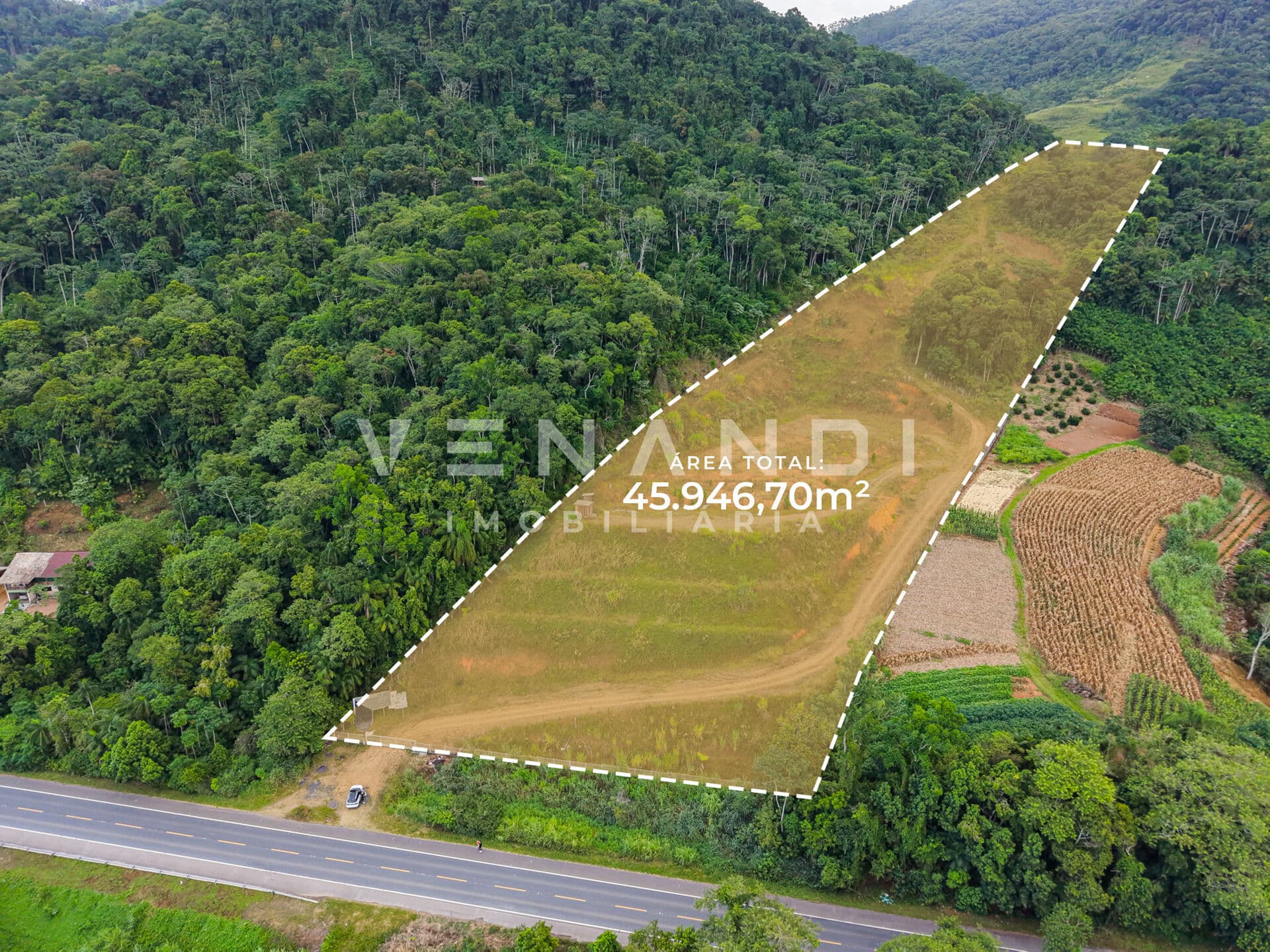 Ótimo terreno industrial de frente para BR470