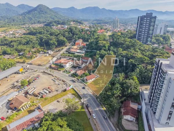 TERRENO A POUCOS METROS DO CENTRO DE TIMBÓ