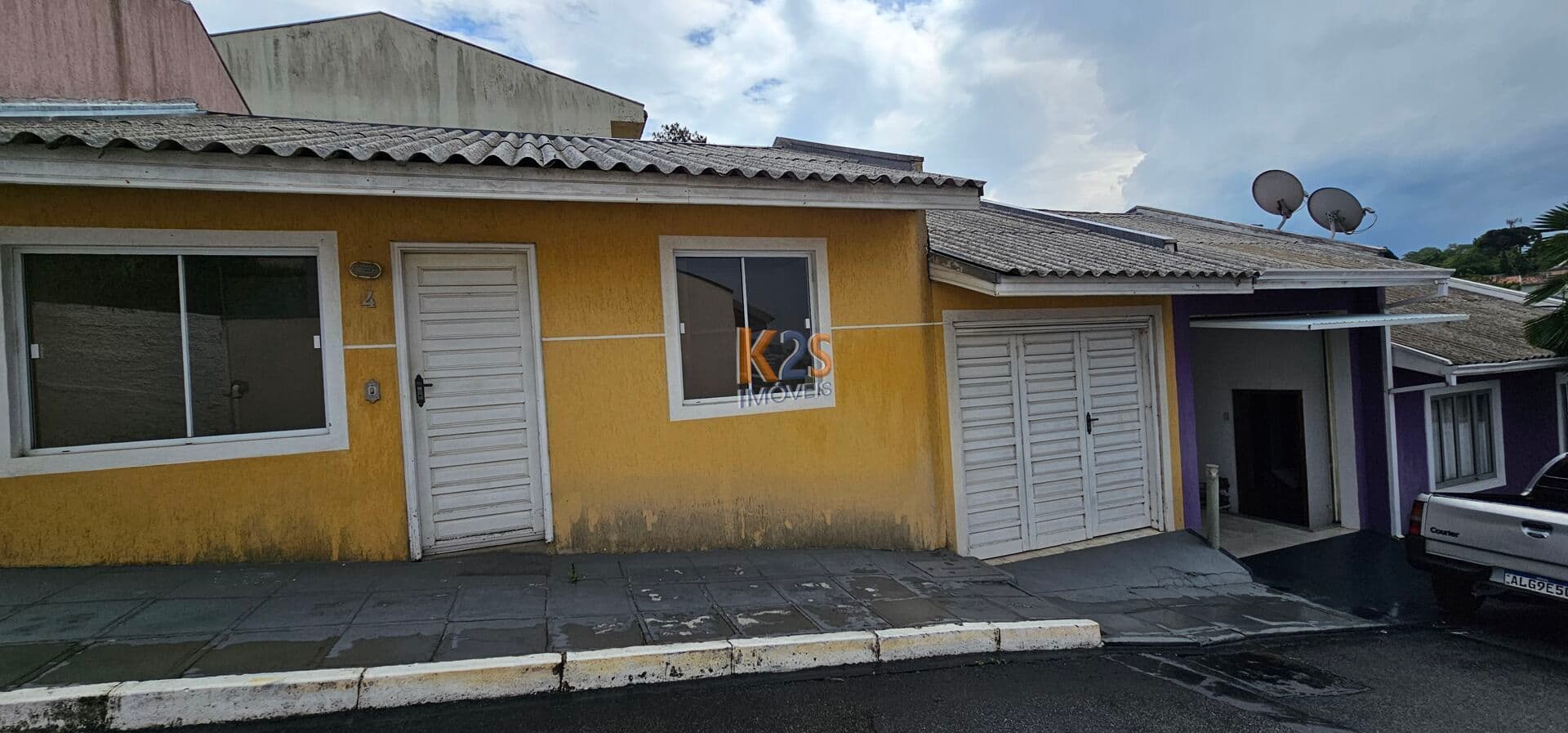 Casa em Condomínio em Barreirinha, Curitiba/PR Por R$335.000,00