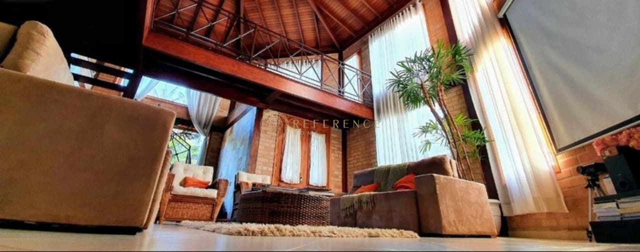 CASA DE ALTO PADRÃO COM 5 SUÍTES, 3 VAGAS E 480 m² NO CONDOMÍNIO PARQUE DOS MANACÁS – JUNDIAÍ