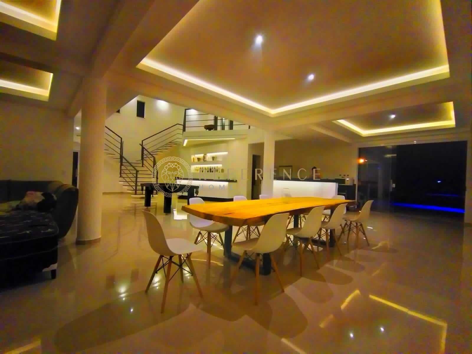 CASA ALTO PADRÃO NO REPRESA DAS SERRAS – 374M², 5 SUÍTES E VISTA PRIVILEGIADA PARA O LAGO