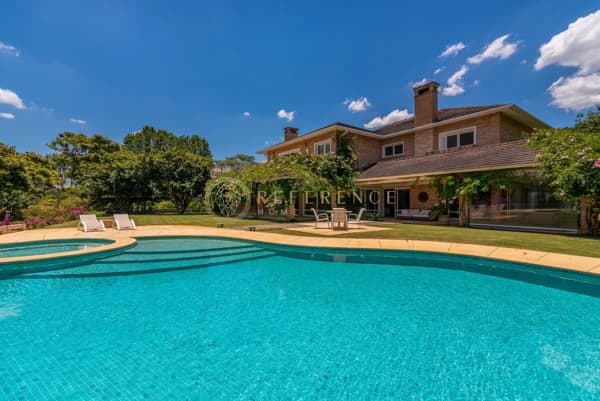 CASA DE LUXO COM 7 SUÍTES · 1.050M² CONSTRUÍDOS · TERRENO DE 3.635M² · VISTA PARA O CAMPO DE GOLFE · QUINTA DA BARONEZA – BRAGANÇA PAULISTA/SP