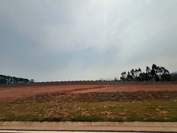 TERRENO À VENDA NO TAMBORÉ JUNDIAÍ – 1.000 m², PRONTO PARA CONSTRUÇÃO – JUNDIAÍ/SP