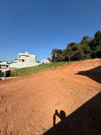 TERRENO DE 300 m² À VENDA – DECLIVE COM PLATÔ, PRIVATIVO, CONDOMÍNIO VILA VERDE – JUNDIAÍ/SP