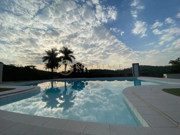 CASA DE ALTO LUXO NO RECANTO DOS CRISTAIS – 4 SUÍTES, PISCINA, SAUNA E ÁREA DE GINÁSTICA | 1.300 M² – JUNDIAÍ/SP