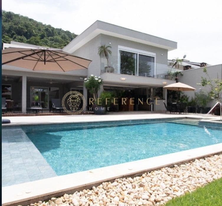 Casa Alto Padrão / Costa Verde