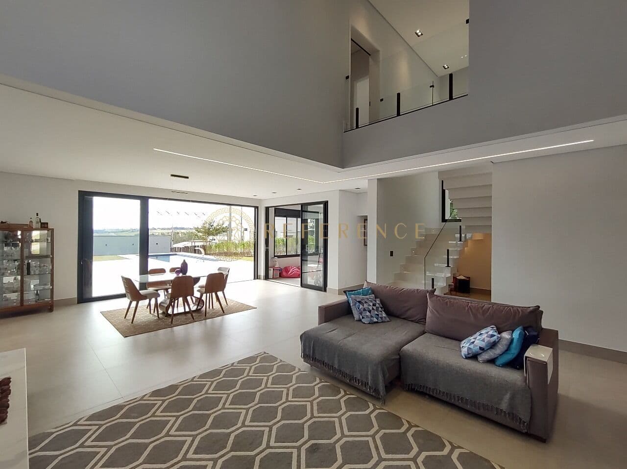 CASA À VENDA EM CONDOMÍNIO DE ALTO PADRÃO | 454 M² | 04 SUÍTES, PISCINA E ESPAÇO GOURMET - JUNDIAÍ/SP