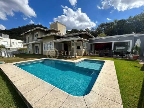 Alto Padrão / Água Verde