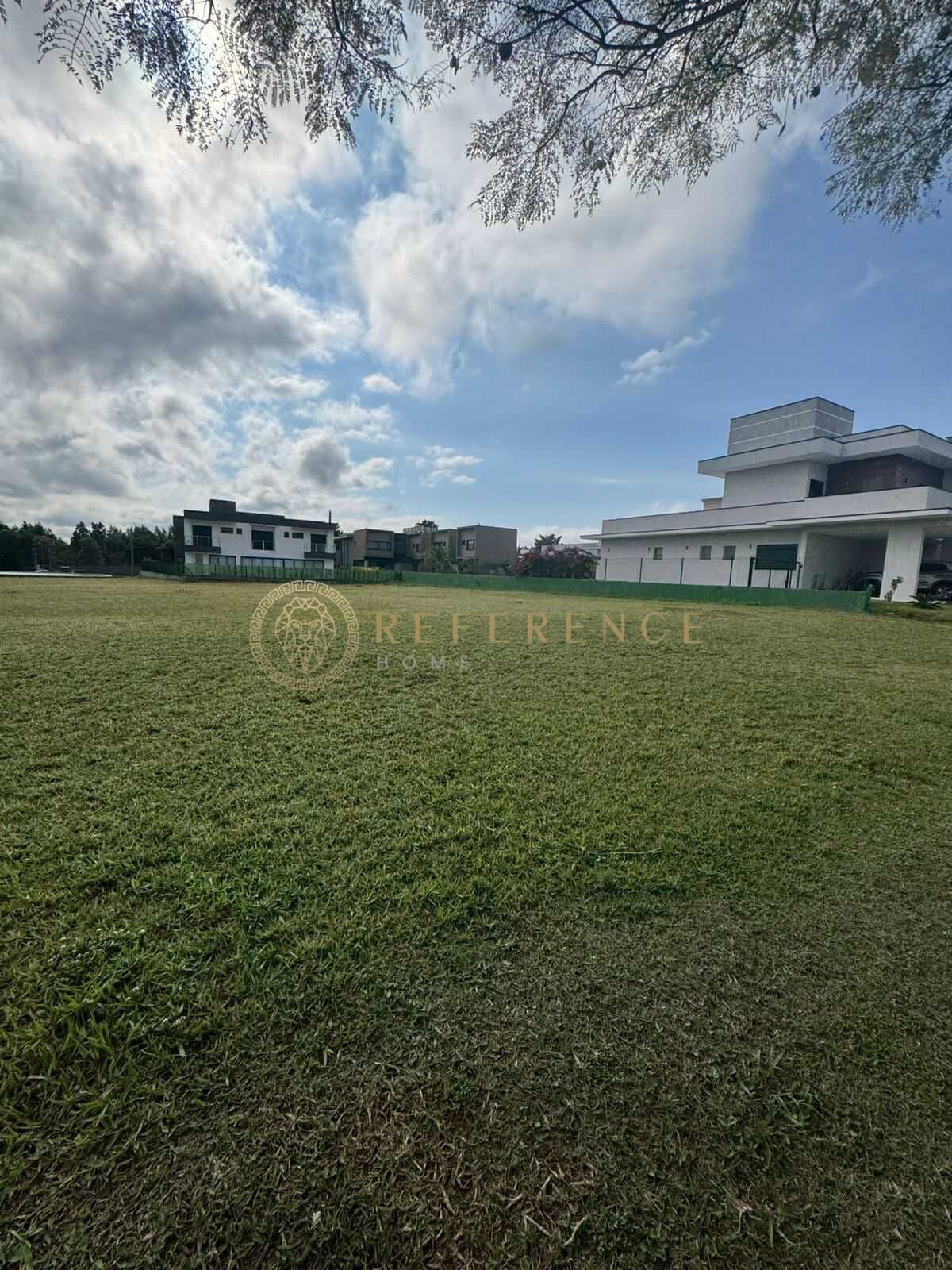 Terreno de Esquina com Projeto Aprovado 1.000 m² no Japy Golf Club – Pronto para Construir