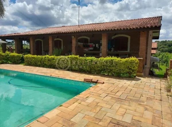 SÍTIO À VENDA NO BAIRRO TRAVIÚ – 32 MIL m² COM CASA, PISCINA, PRODUÇÃO DE UVA E CAQUI EM JUNDIAÍ/SP