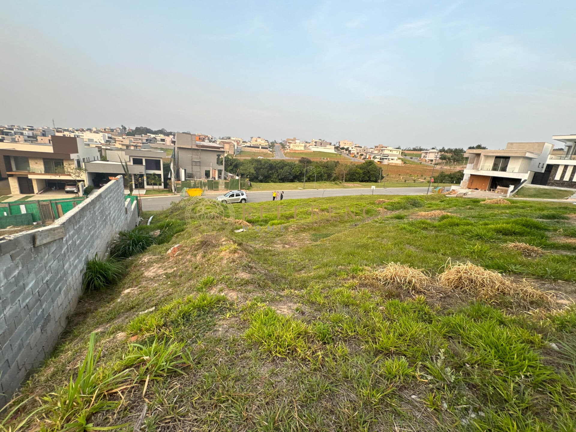 LOTE EM ACLIVE DE 360M² – BRISAS JUNDIAÍ, SP