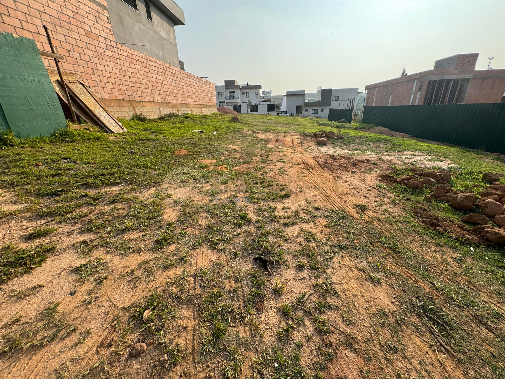 LOTE PLANO DE 300M² – BRISAS JUNDIAÍ, SP