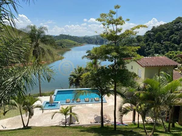 Casa Alto Padrão em Condomínio