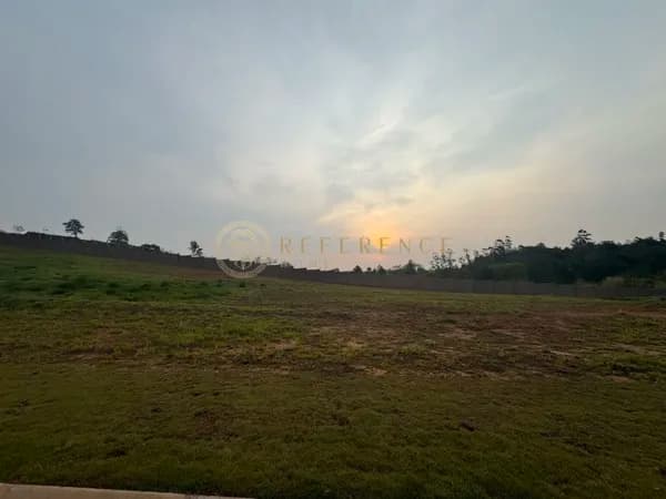 TERRENO PLANO À VENDA COM 1.120 m², VISTA PARA O PÔR DO SOL E CLUBE COMPLETO – JUNDIAÍ/SP
