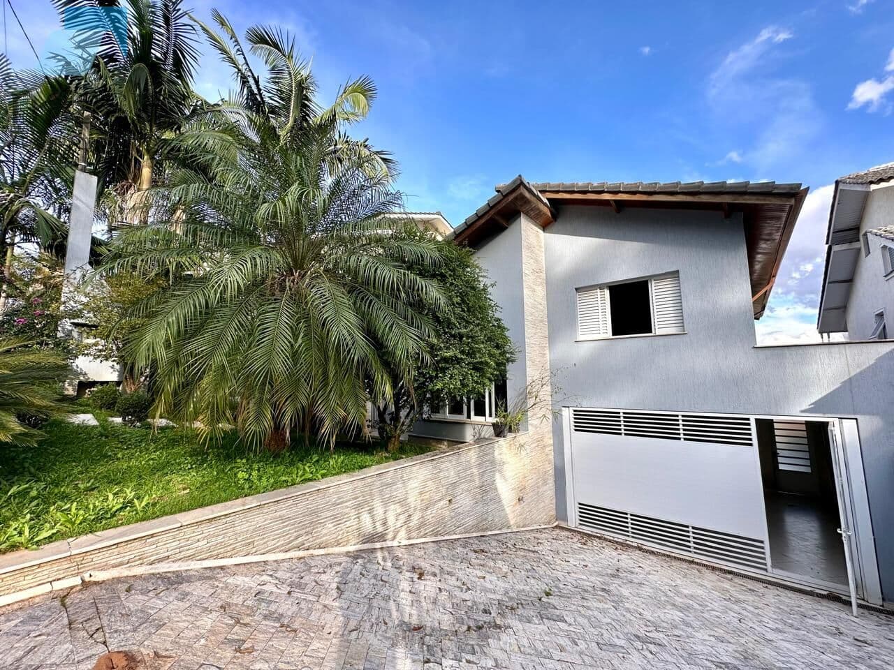 Casa no Condomínio Arujá 5