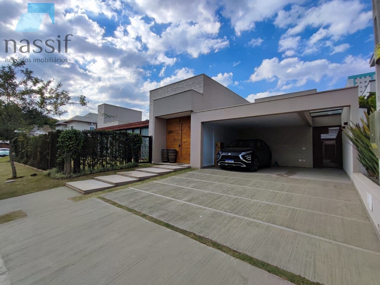 Casa no Condomínio Veredas