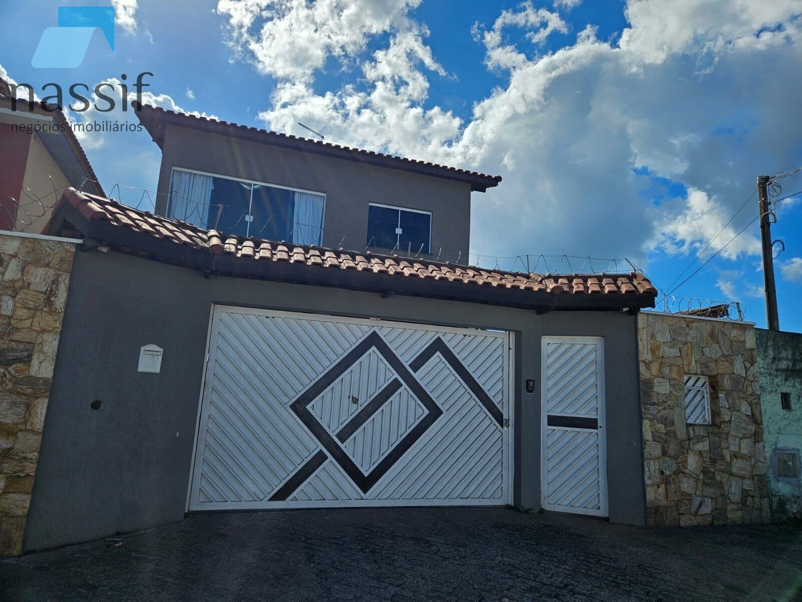 Casa à venda na Vila Suissa!