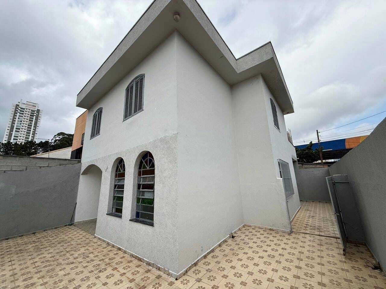 Casa para alugar no bairro Mogilar