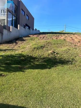 Terreno à venda no Condomínio Granja Anita