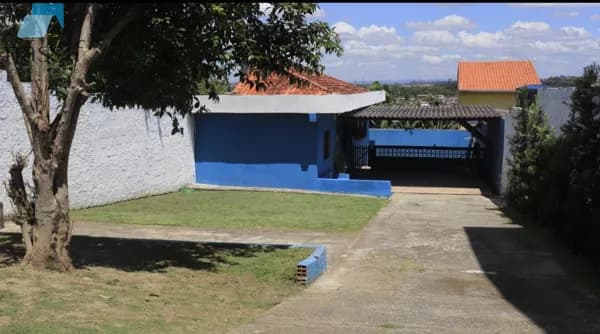 Casa à venda no bairro Jardim Layr