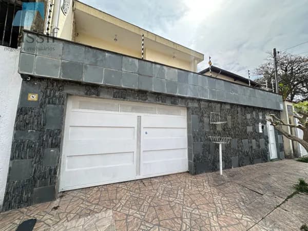 Casa à venda no bairro Jardim Camila