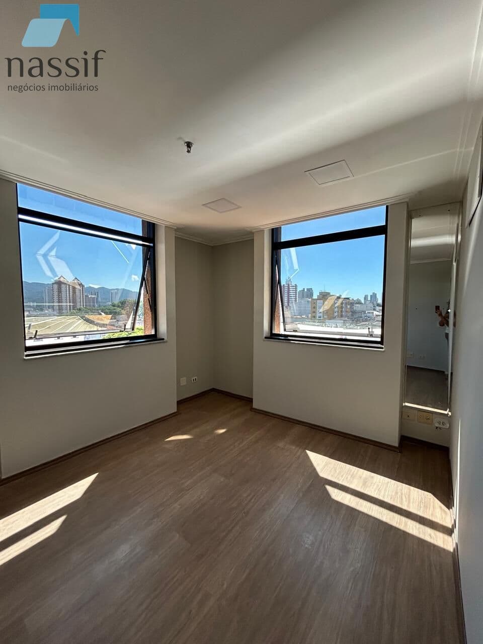 Sala Comercial à venda no empreendimento Helbor Tower