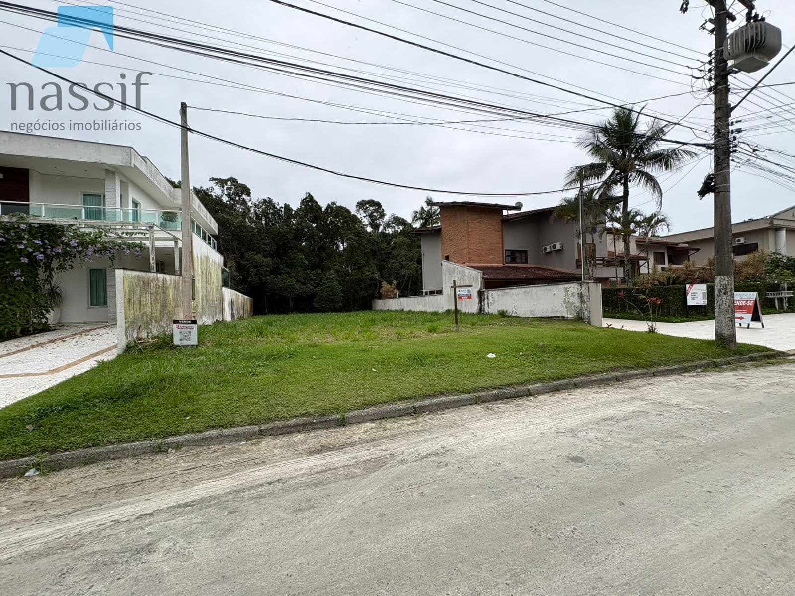 Terreno Misto à venda na Riviera de São Lourenço!