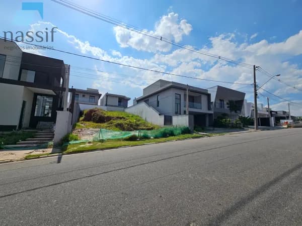 Terreno à venda no Condomínio Mosaico Essence