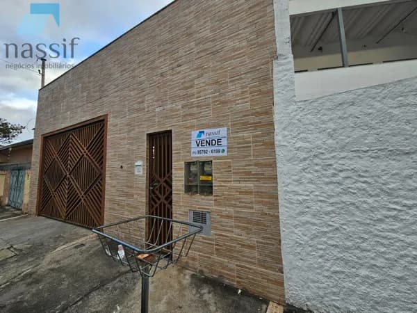 Casa à venda no bairro Vila Mogilar
