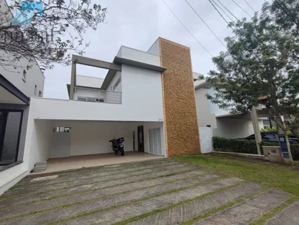 Casa no Condomínio Veredas